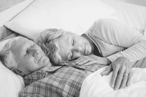 Ehepaar schläft ohne Schnarchen mit Sanaclip